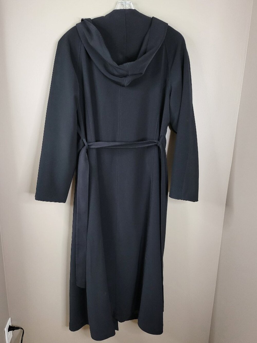 JONES NEW YORK Black Hooded Full Length Trench Coat Belted With Liner Size 12 - Picture 4 of 8